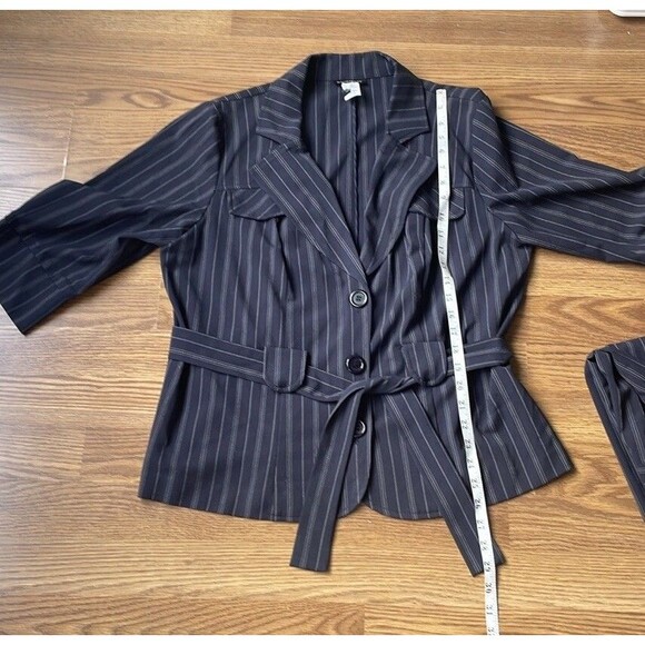 Courtenay Skirt Suit Set Women's Navy Pinstripe Short Sleeve Jacket Sz 14W NWOT - Picture 8 of 14